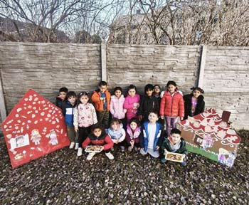 Pečení perníčků na školní zahradě