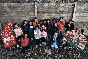 Pečení perníčků na školní zahradě